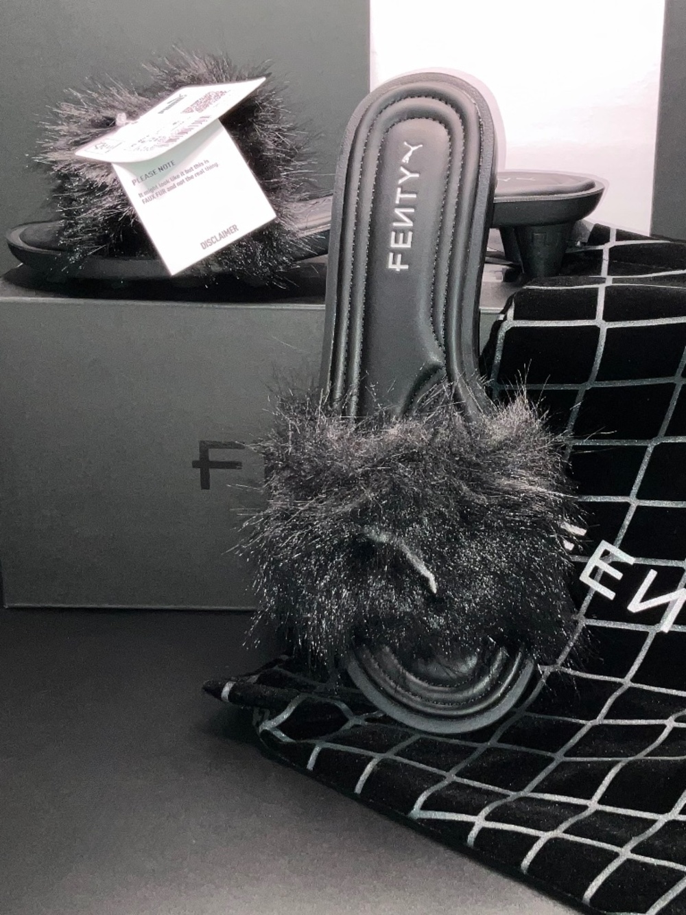 FENTY X PUMA Slide Chic Fur. Rubber Cleat Kitten Heel,Black Faux Fur.Women New